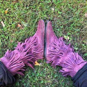 Lilac purple Minnetonka sz 8 boots!!
